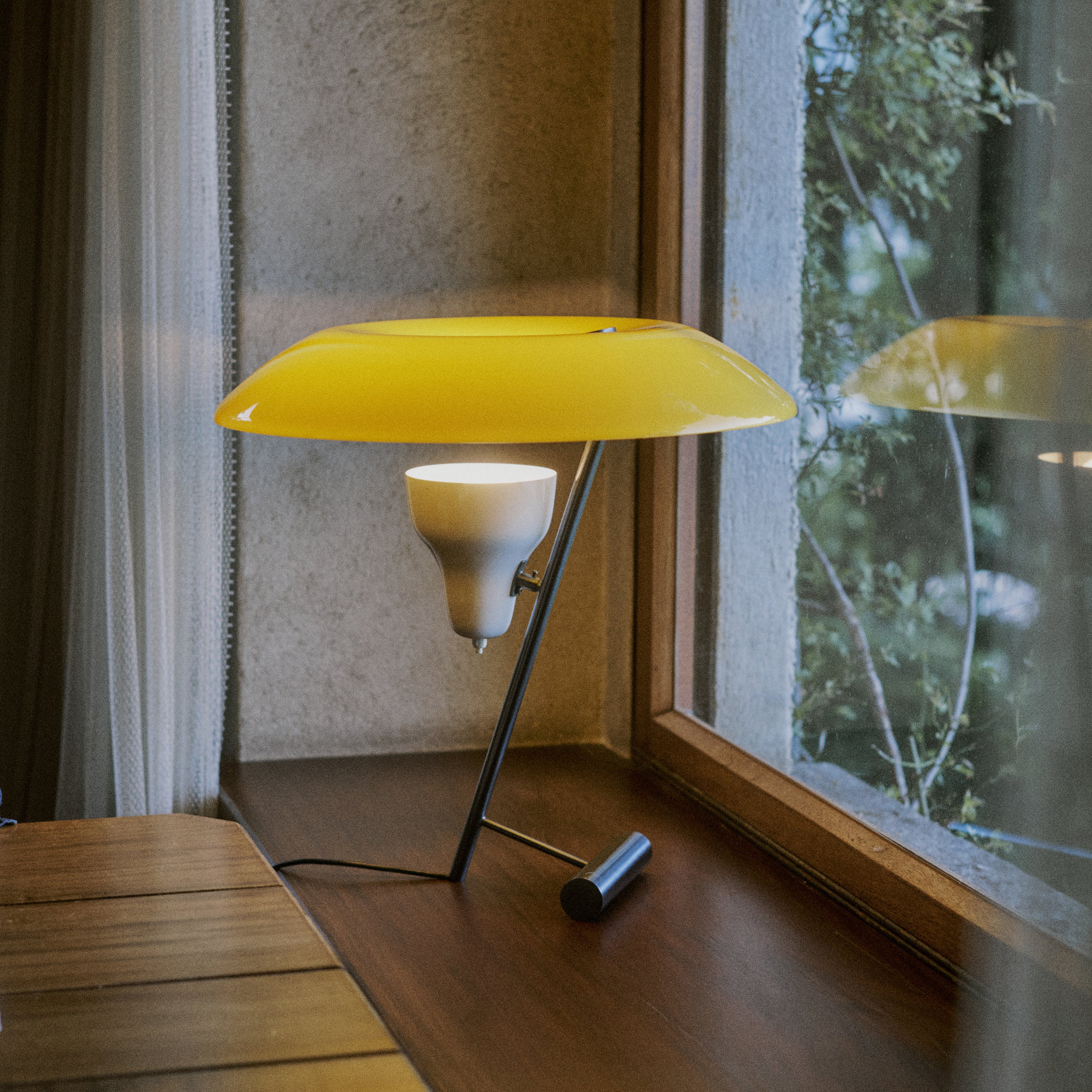 Model 548 Table Lamp ambient light