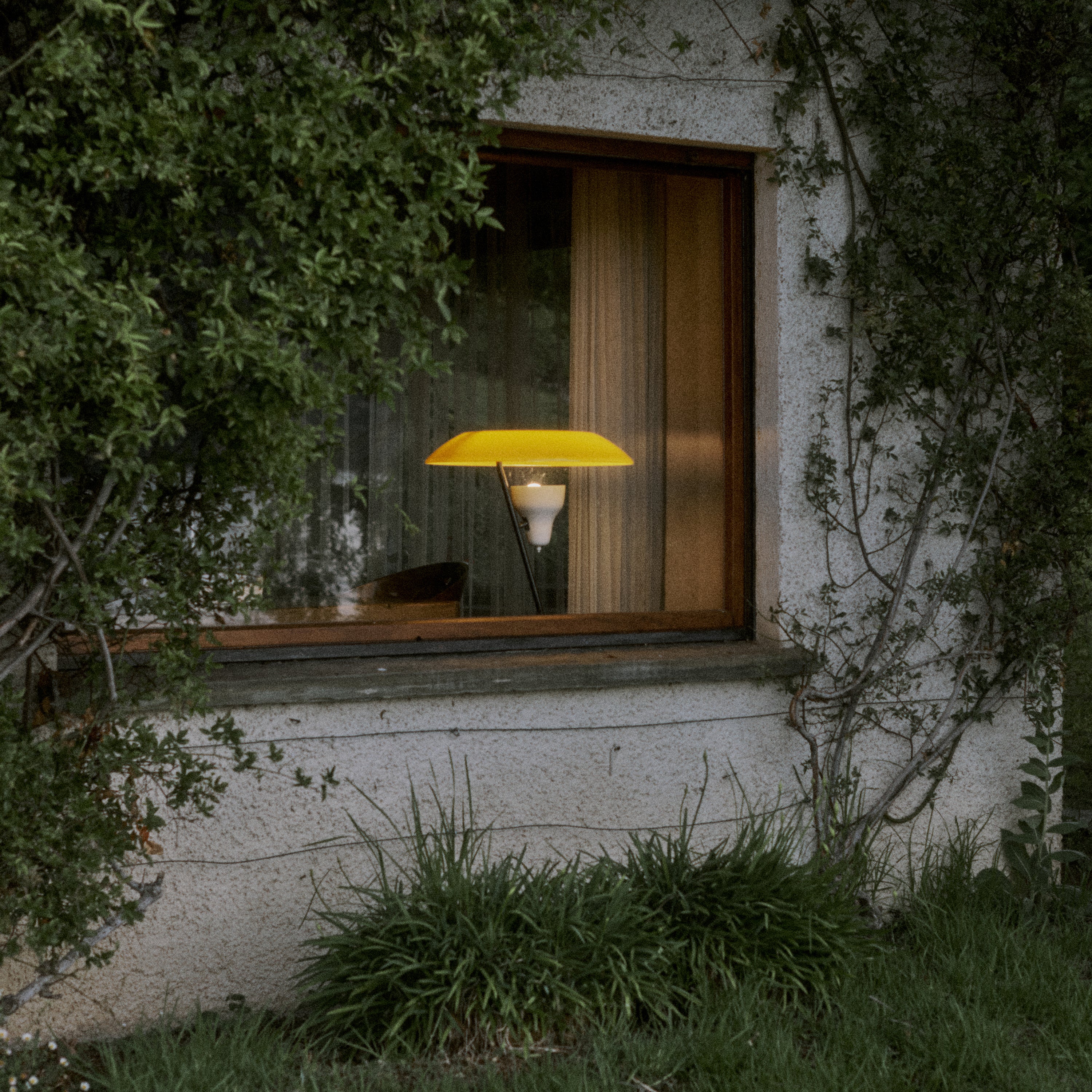 Model 548 Table Lamp hallway application