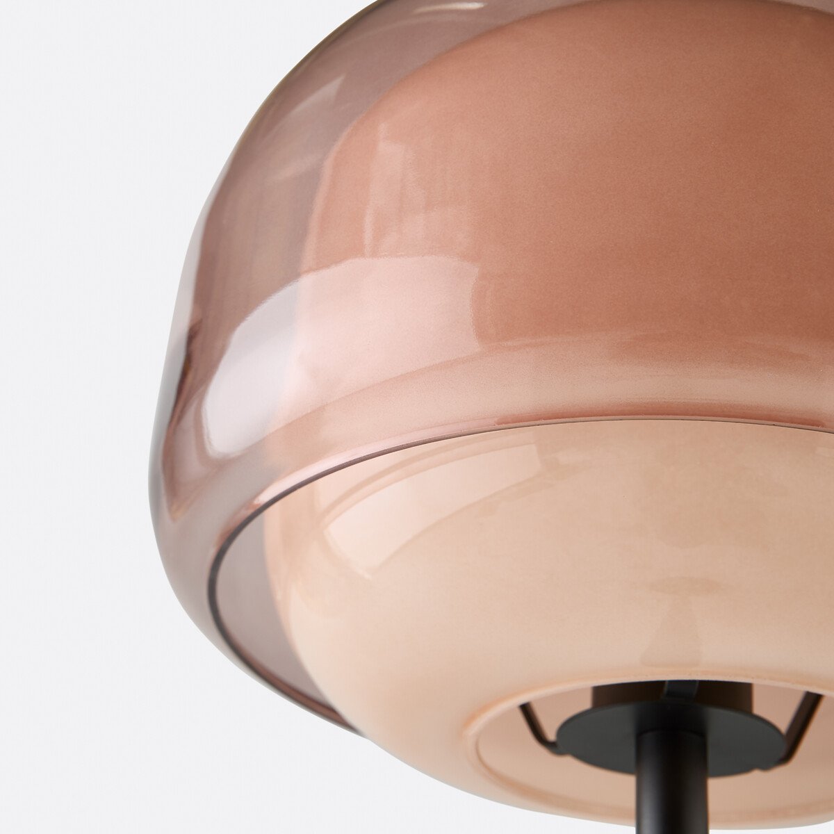 Close-up of Clinco colored glass shade edge