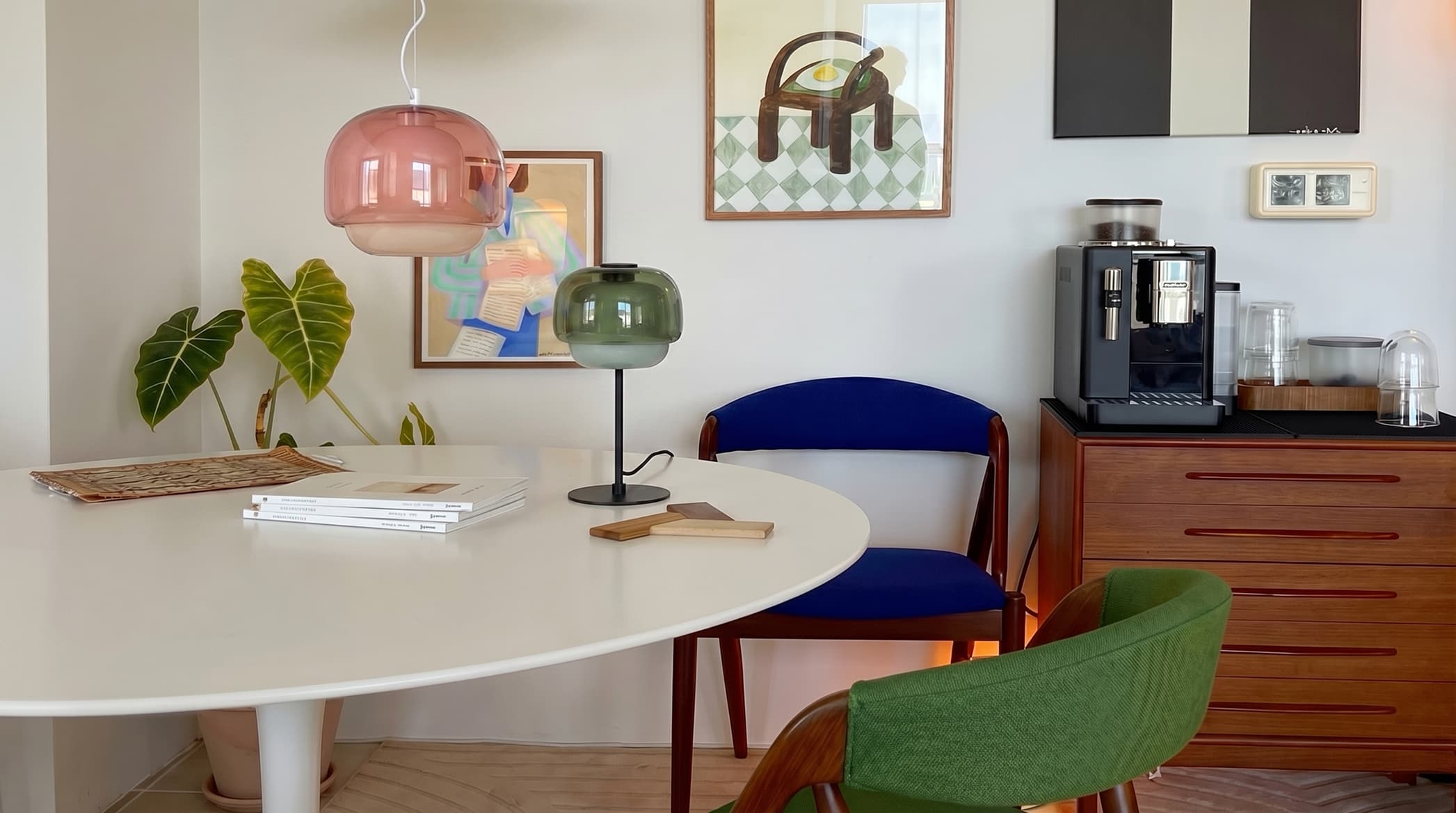 Clinco series lamps in a modern interior