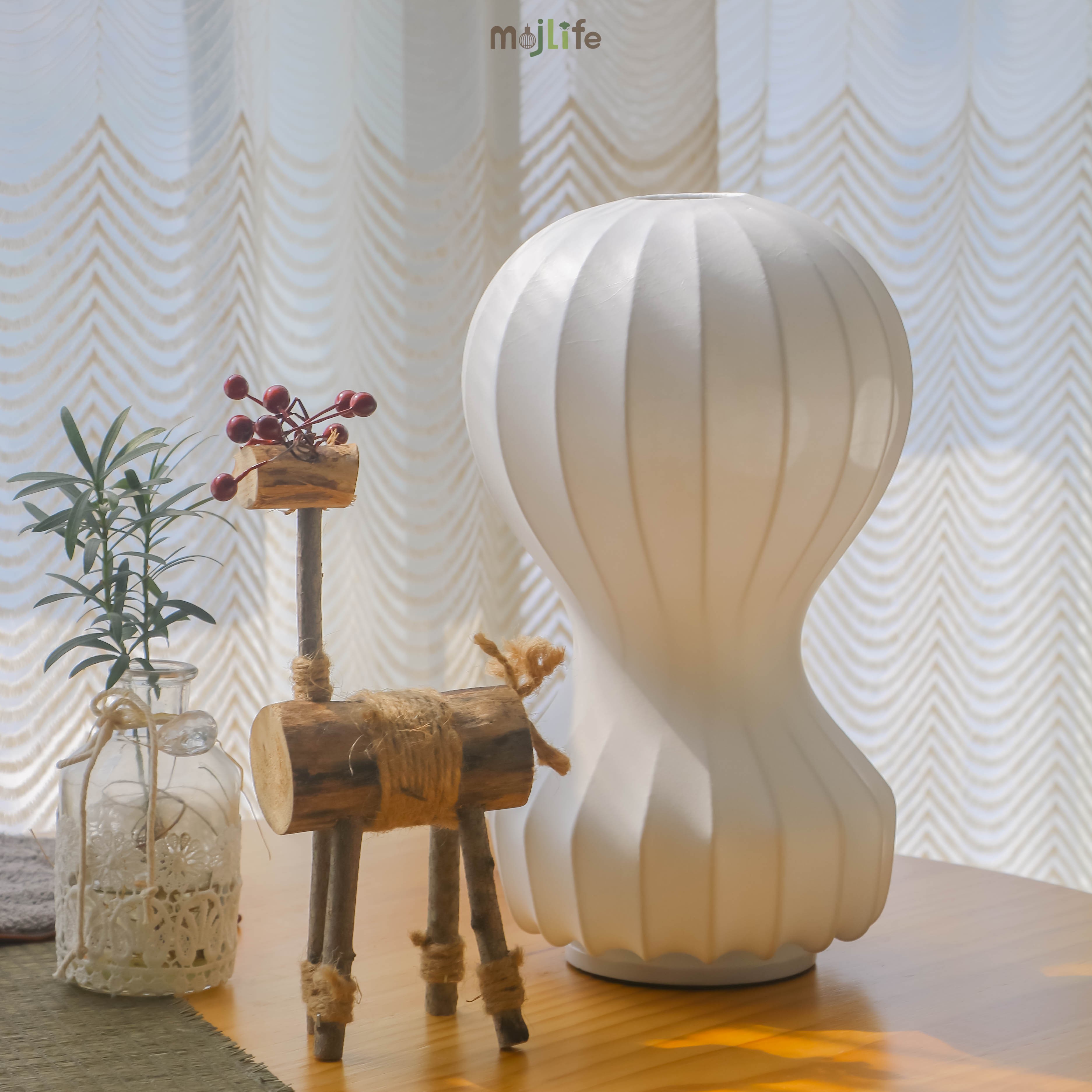 Gatto Table Lamp