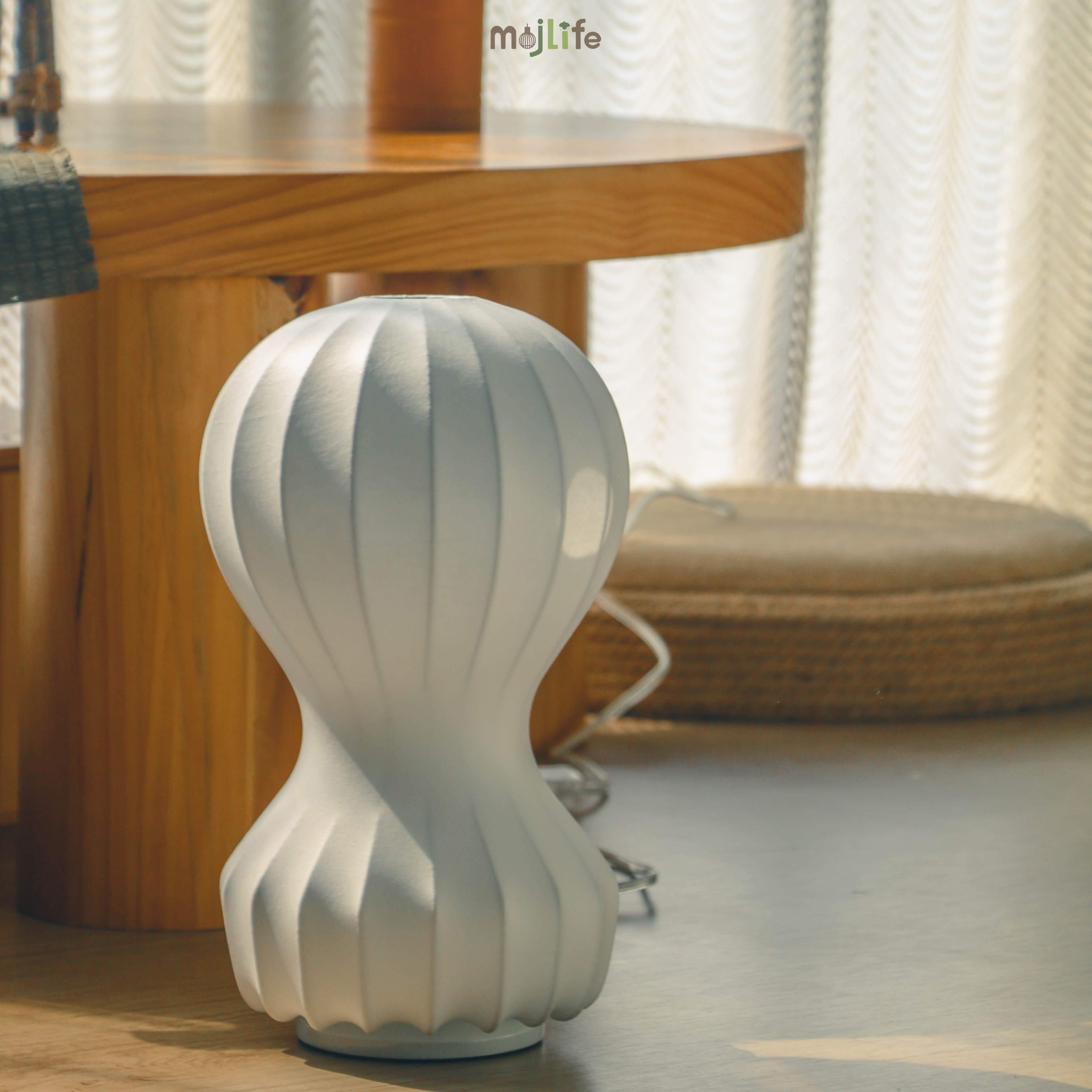 Gatto Table Lamp