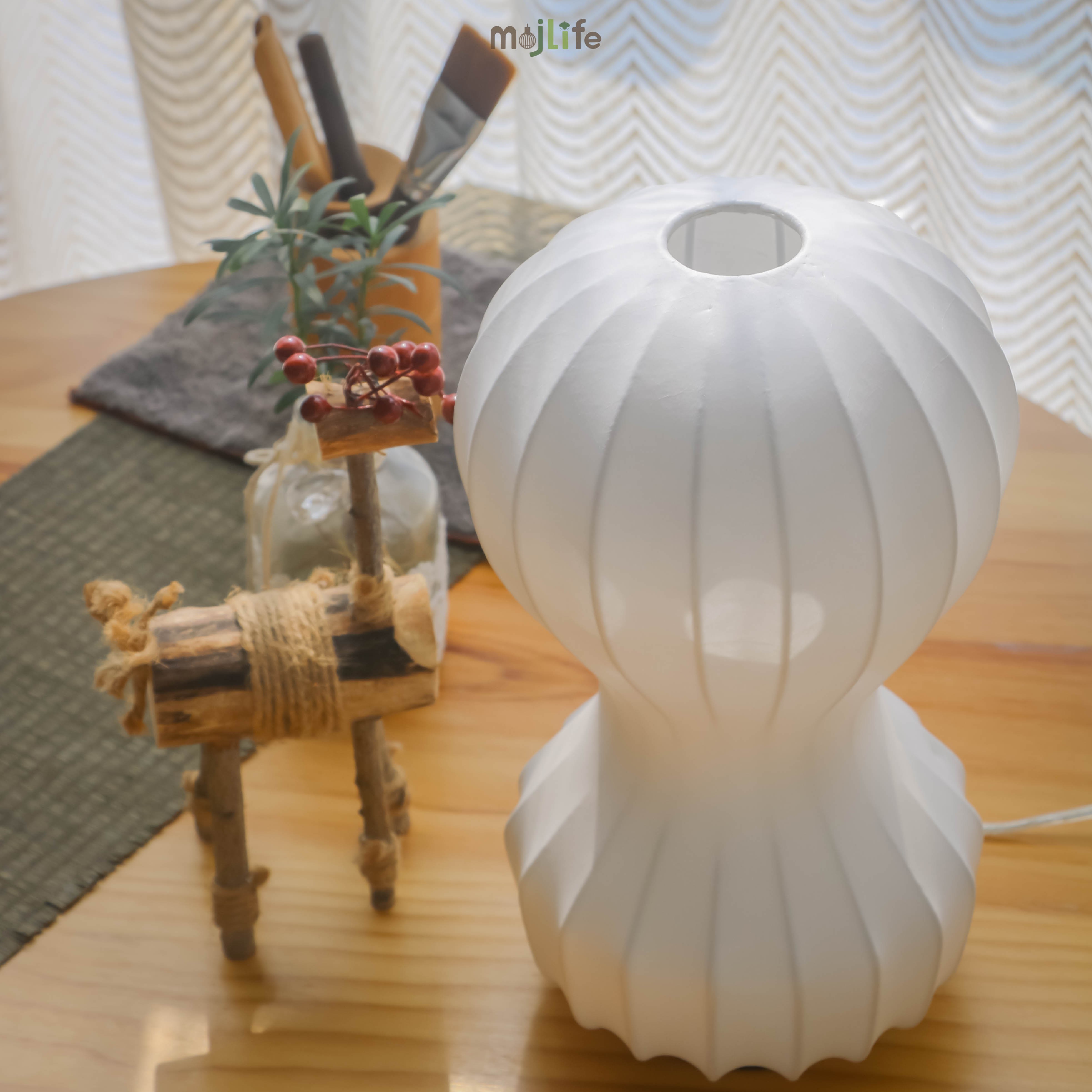 Gatto Table Lamp