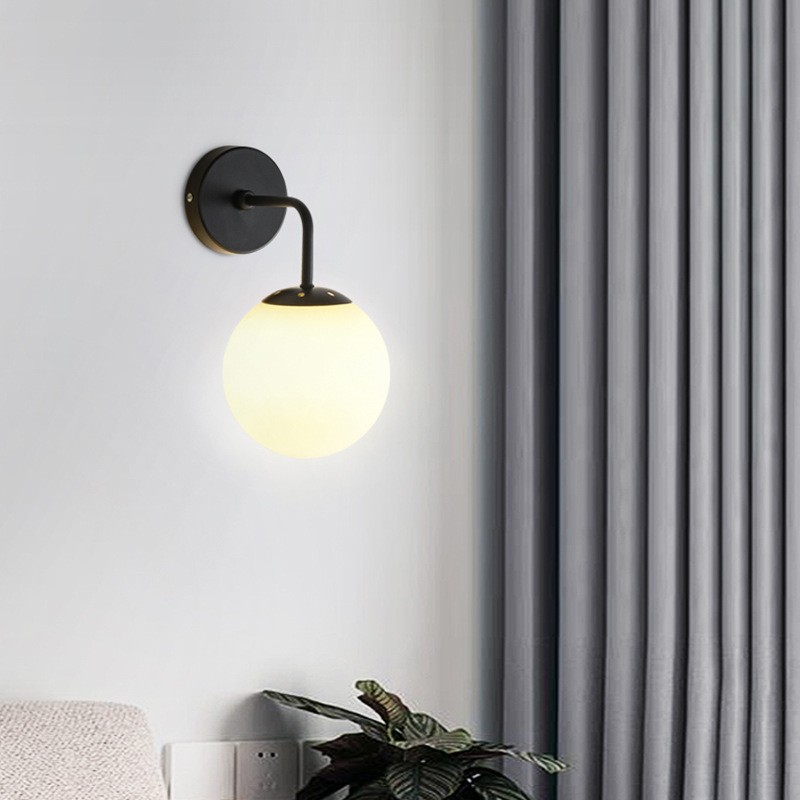 Miira Wall Light