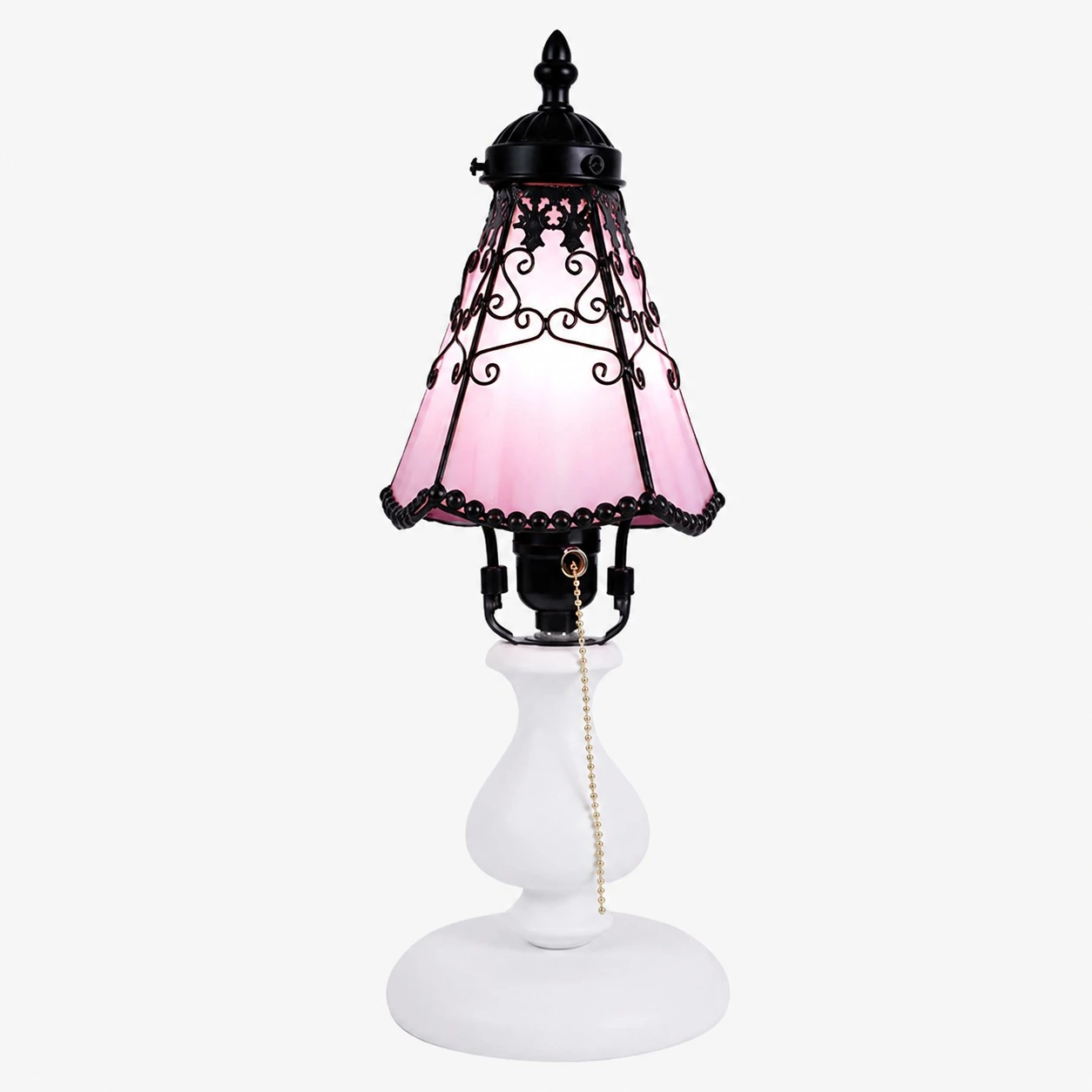 Tiffany-style stained glass table lamp