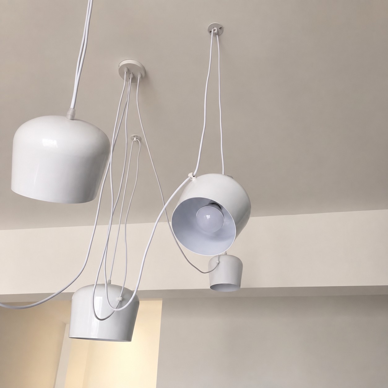 Kundeninstallationsfoto 2 der mehrflammigen Pendelleuchte